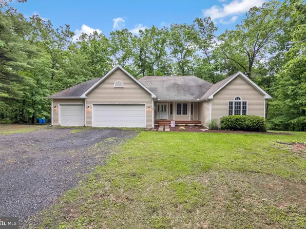 164 Wandering Ln, Hedgesville, WV 25427