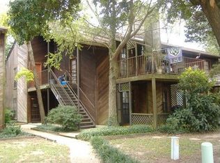 8250 Governor Dr APT 4, Baton Rouge, LA 70820