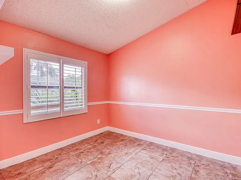 9109 SW 21st St E — Photo 12