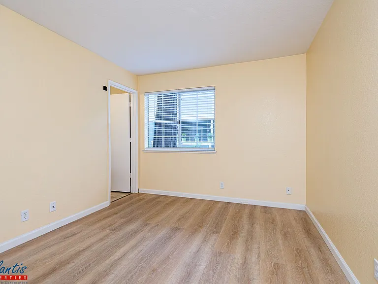 2750 Somerset Park Cir — Photo 7