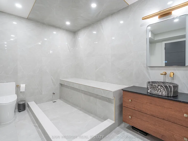 1019 Strathy Ave — Photo 37