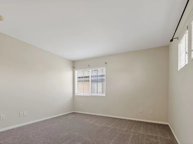 10009 Kika Ct — Photo 25