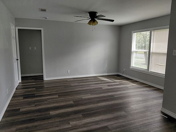 4th image of 1105 E Miller St