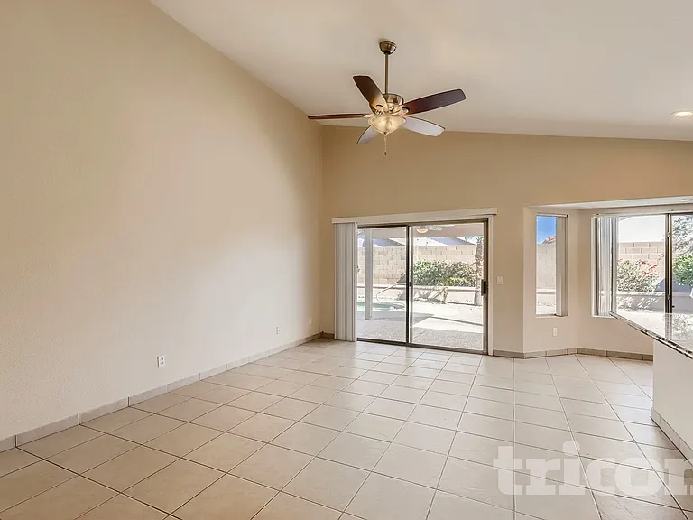 15028 W Elko Dr — Photo 11