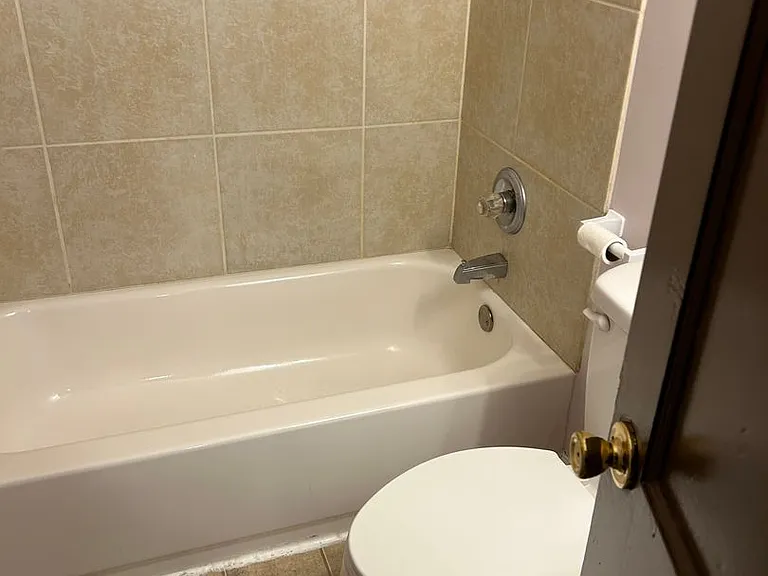 1608 Emerald St — Photo 5
