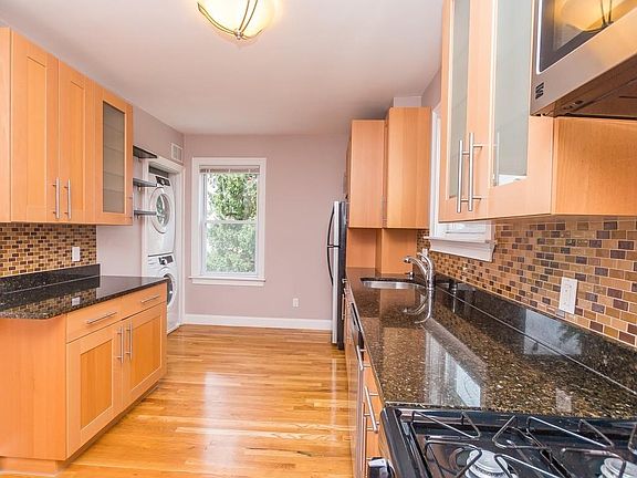 3rd image of 36 Washington Ave Unit 4
