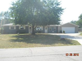 8569 Sandra Kay Dr, Lambertville, MI 48144