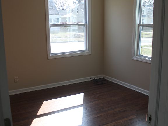 2nd image of 2734 Archwood Pl