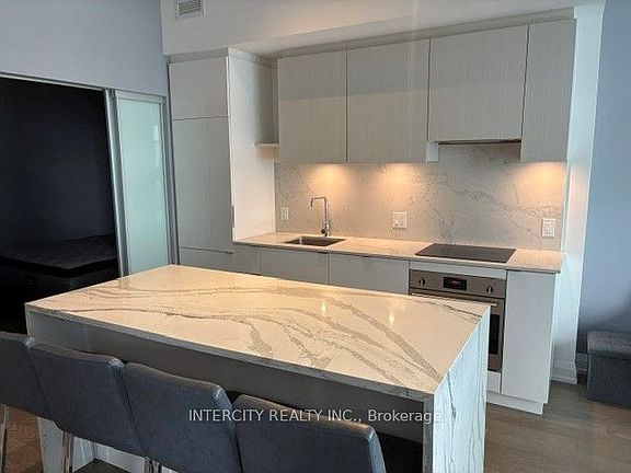 4th image of 161 Roehampton Ave #2906