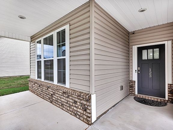 2nd image of 123 Cypress Hollow Dr