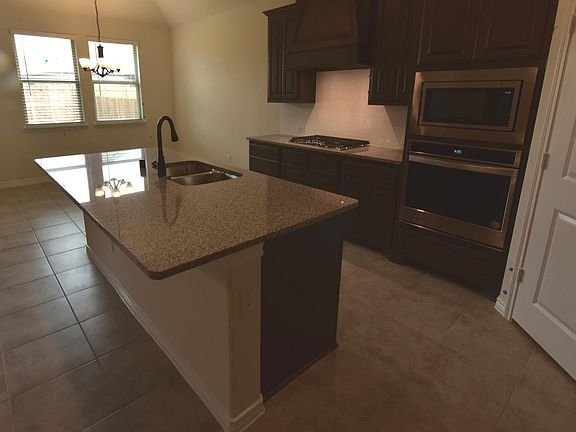 3rd image of 3081 Maverick Dr