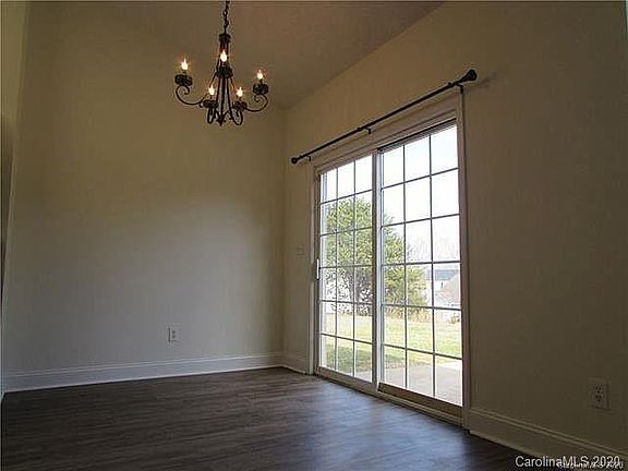 4th image of 2026 Arlington Ave