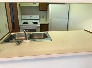 116 1/2 S Main St APT E, Tipton, IN 46072