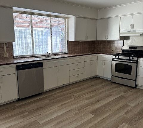 3rd image of 441 Matadero Ave