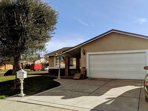 2nd image of 1600 Lynch Dr