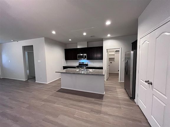 4th image of 40507 Tyto Ln