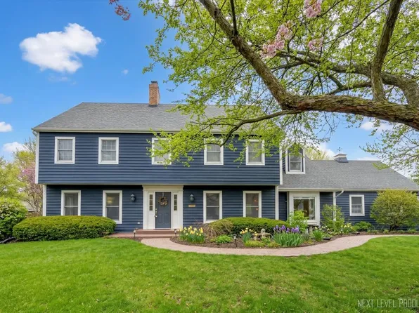 1601 Lois Ct, Geneva, IL 60134