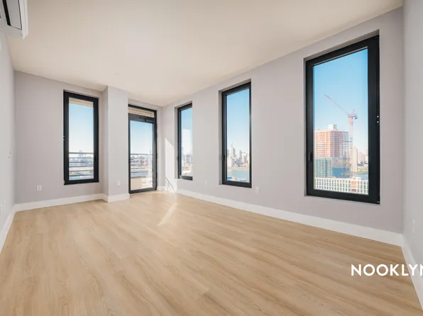 26-25 4th St, Astoria, NY