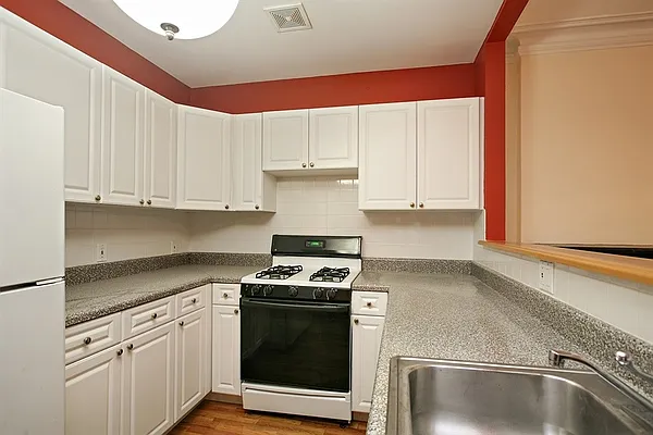 Rented by Corcoran | media 16