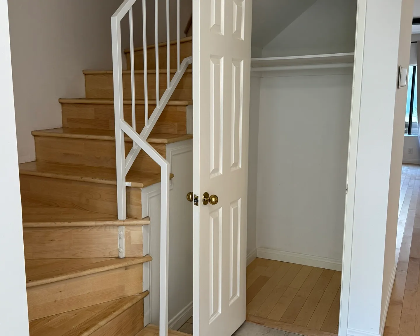 3 bed, 2.5 bath, 1714 sqft, $5,000 — Photo 3