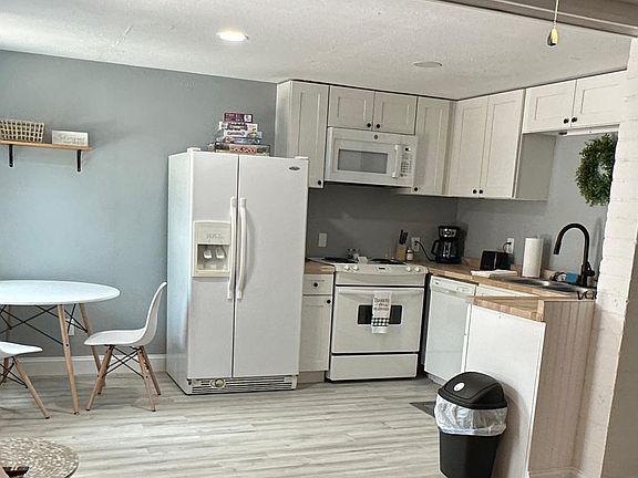 2nd image of 612 1/2 N Hyer Ave