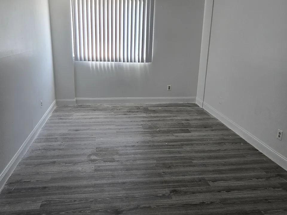 7528 E Roosevelt Blvd #2