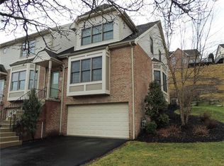 116 Woodcrest Dr, Coraopolis, PA