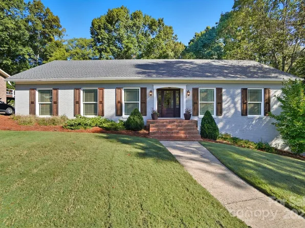 719 Peranna Pl, Charlotte, NC 28211