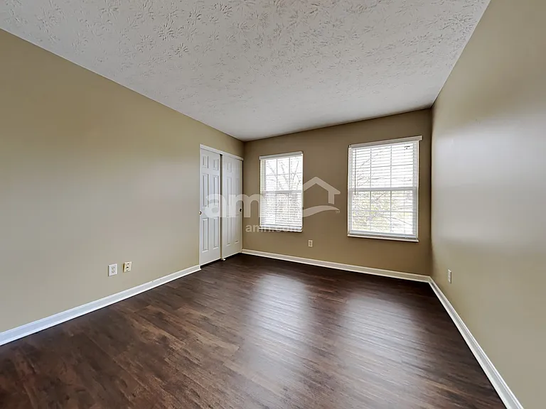 699 Thornton Dr — Photo 18