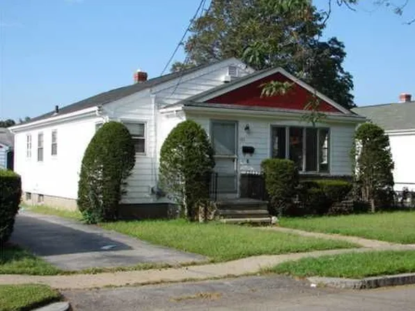 191 Grosvenor Ave, East Providence, RI 02914
