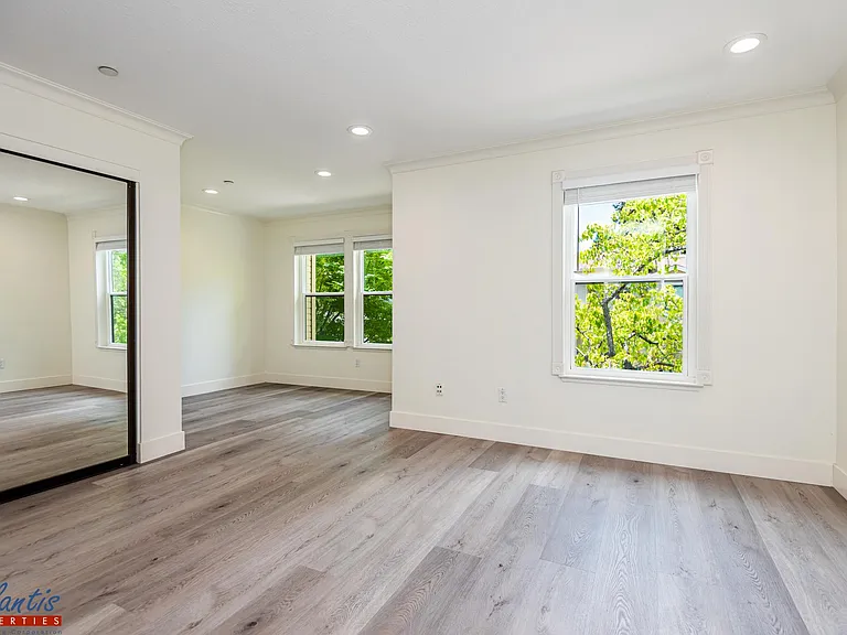 982 La Mesa Ter #A — Photo 8