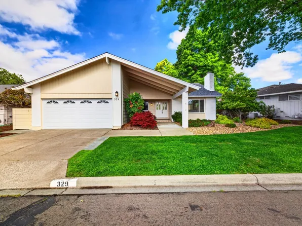 329 Oak Leaf Circle, Santa Rosa, CA 95409