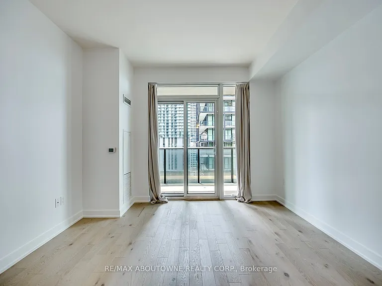 330 Richmond St W #2601 — Photo 11
