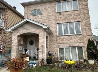 7520 W 61st St, Summit, IL 60501