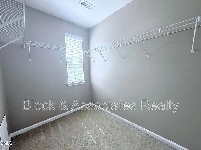 9812 Grettle Ct — Photo 11