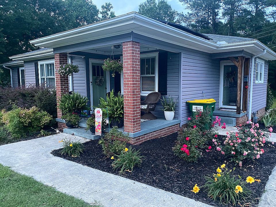 1st image of 111 Oak Dr