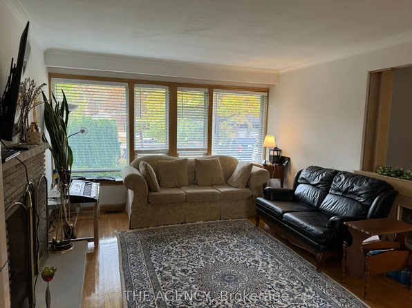 64 Farningham Cres, Toronto, ON M9B 3B6