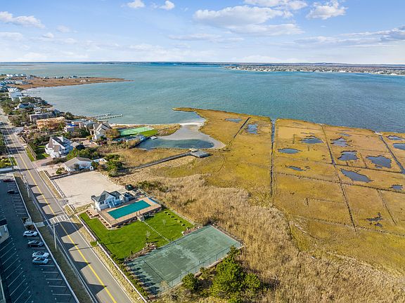 5th image of 473 Dune Rd Unit 13B