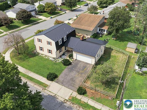 3rd image of 493 Forrest Ave