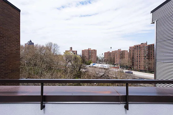 Rented by Nooklyn NYC LLC | media 67