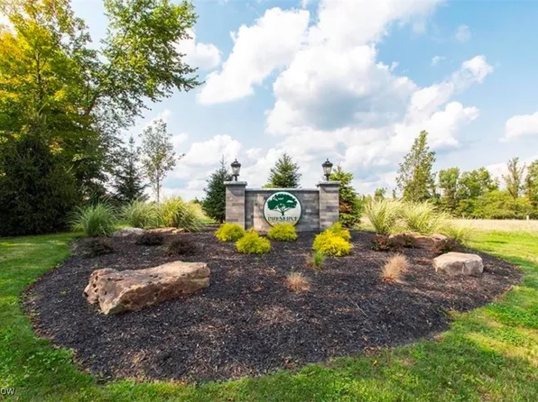 5761 New Haven Dr, Medina, OH 44256