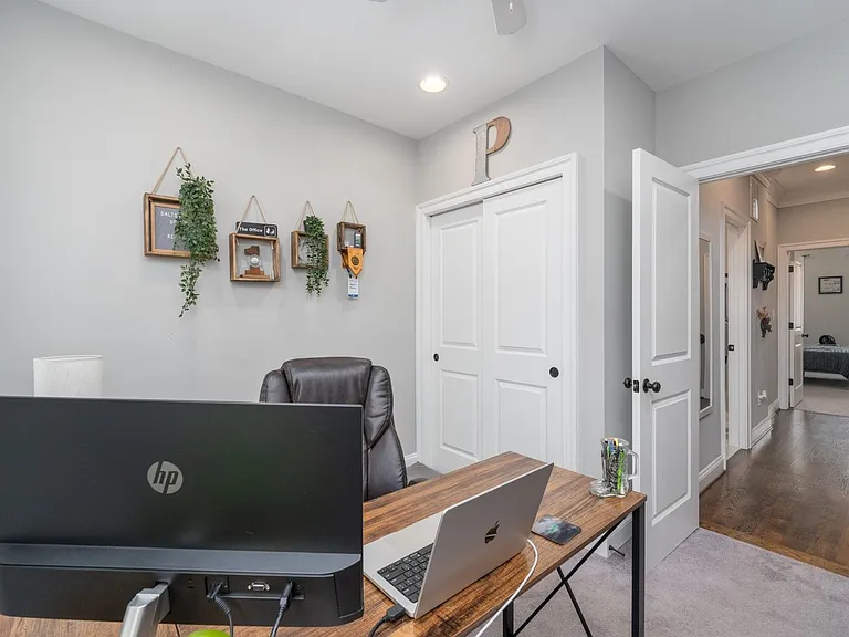216 S Robinson St — Photo 18