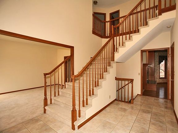 2nd image of 2420 N Clubhouse Ct