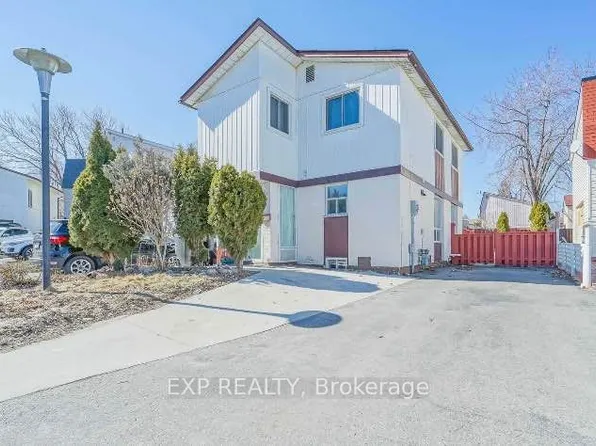 7 Hollyhedge Ct, Brampton, ON L6S 1R5