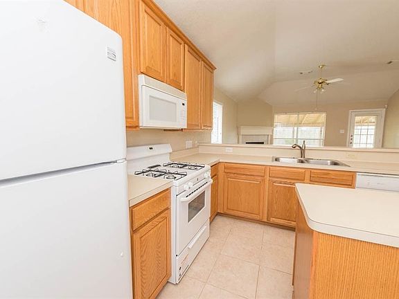5th image of 20023 Crescent Creek Dr
