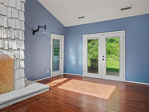 4th image of 1831 Pope Ln