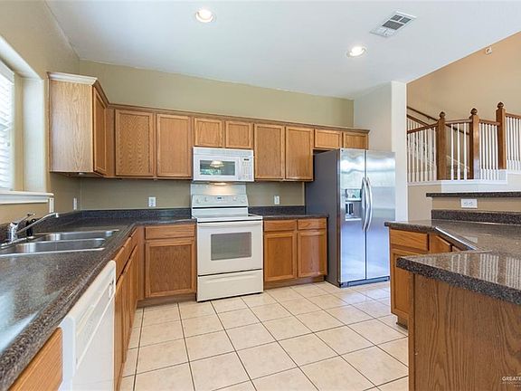 4th image of 3907 El Sendero Ct
