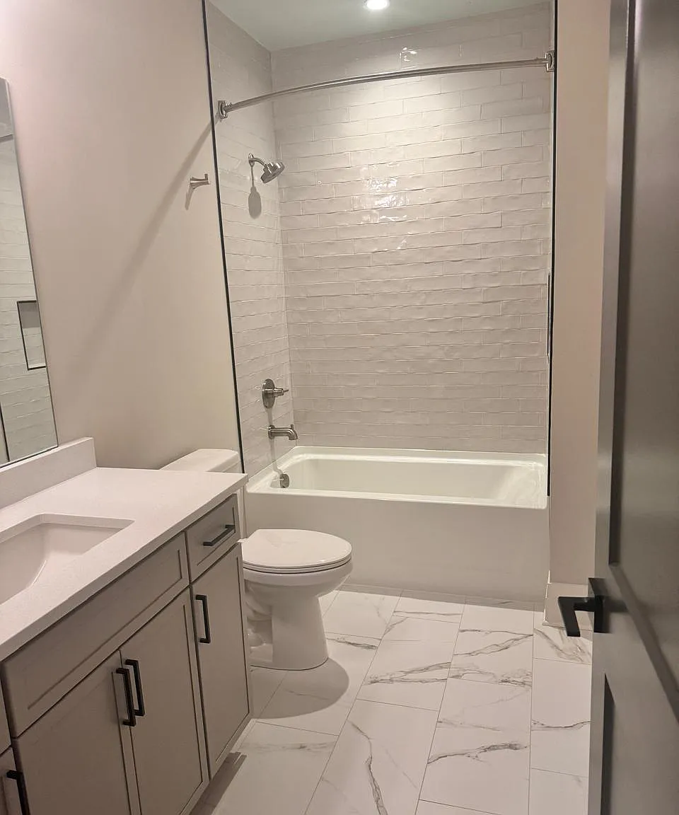 3 bed, 3.5 bath, 1856 sqft, $2,800 — Photo 3
