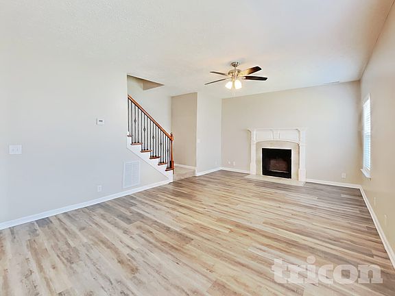 3rd image of 1456 Colyn Ave