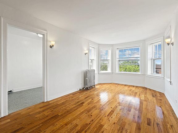 4th image of 4703 N Beacon St #S